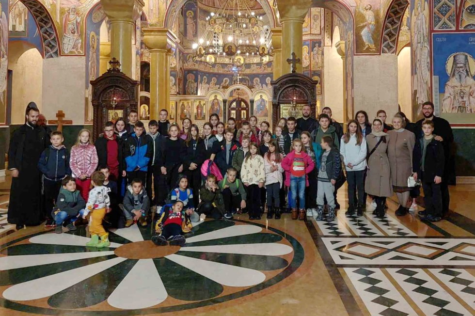 You are currently viewing Филмско дружење полазника школа вјеронауке са приморја у Бару