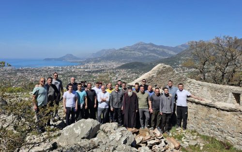 Read more about the article Liturgija u Crkvi Svetog Marka u Donjim Podima kod Bara