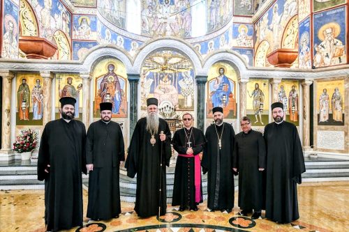 Read more about the article Митрополит Јоаникије уприличио пријем за Надбискупа барског Рока Ђонлешаја