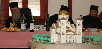 You are currently viewing Митрополит Амфилохије служио у крипти Храма светог Јована Владимира