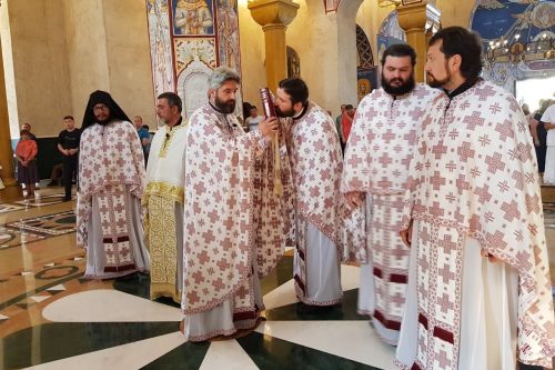 Read more about the article Света литургија у 14. недјељу по Духовима