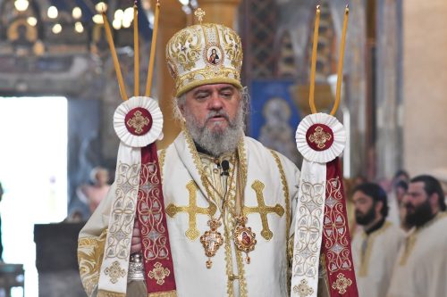 Read more about the article Владика Кирило на Видовдан богослужио у храму Светог Јована Владимира