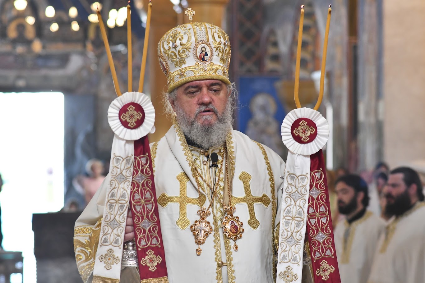 Read more about the article Владика Кирило на Видовдан богослужио у храму Светог Јована Владимира