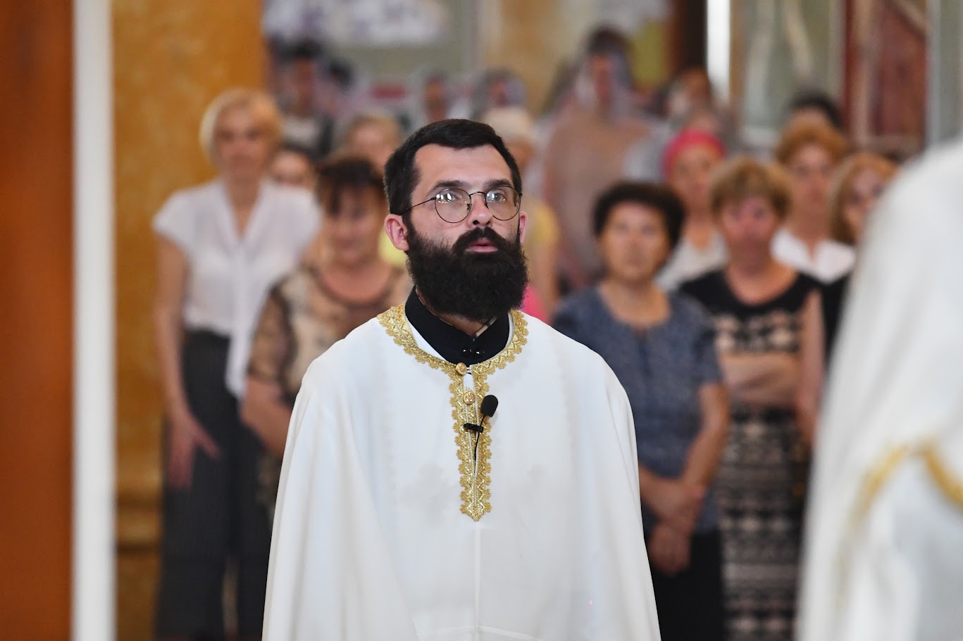 Read more about the article Тројичиндан у Храму Св. Јована Владимира у Бару – Отац Ненад Ивановић: „У Цркви Божијој је спасење“