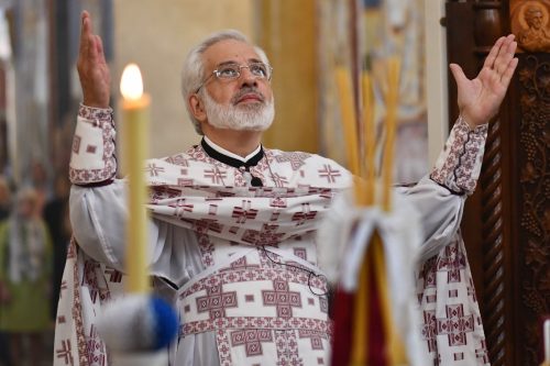 Read more about the article Protojerej-stavrofor Miloš Vesin bogoslužio u sabornom hramu Svetog Jovana Vladimira