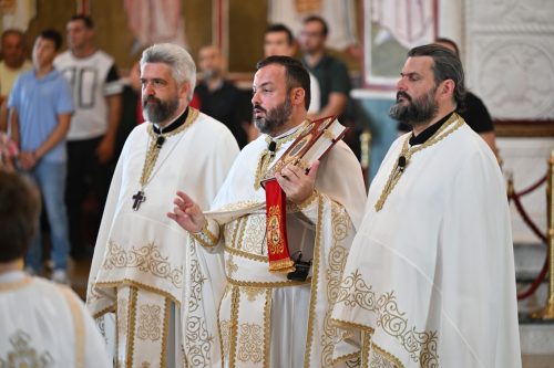 Read more about the article Отац Драган Максимовић: „Светитељство је задатост. Господ нас призива да се придружимо лику светих.“