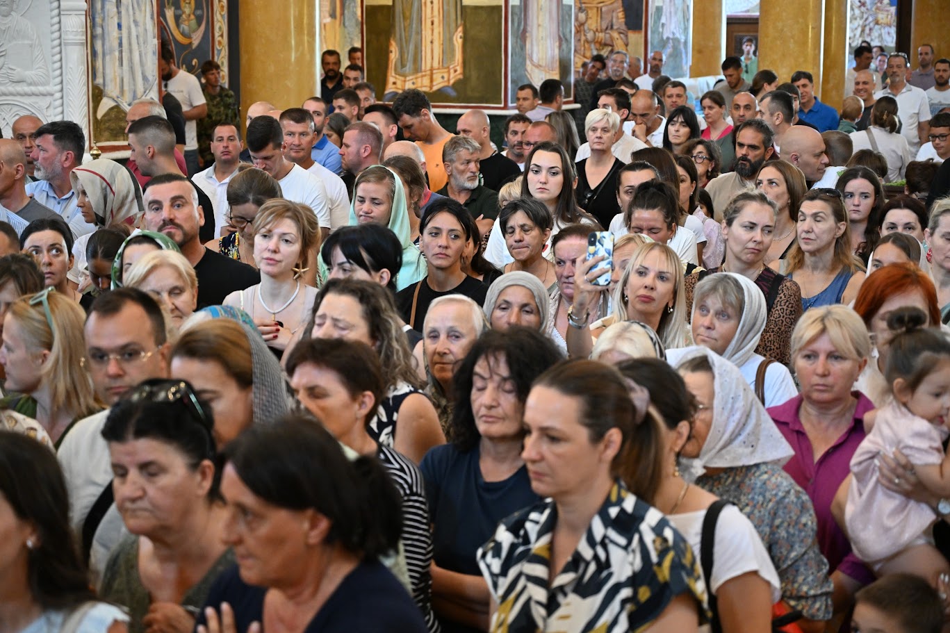 Read more about the article Петровдан торжествено прослављен у храму Светог Јована Владимира