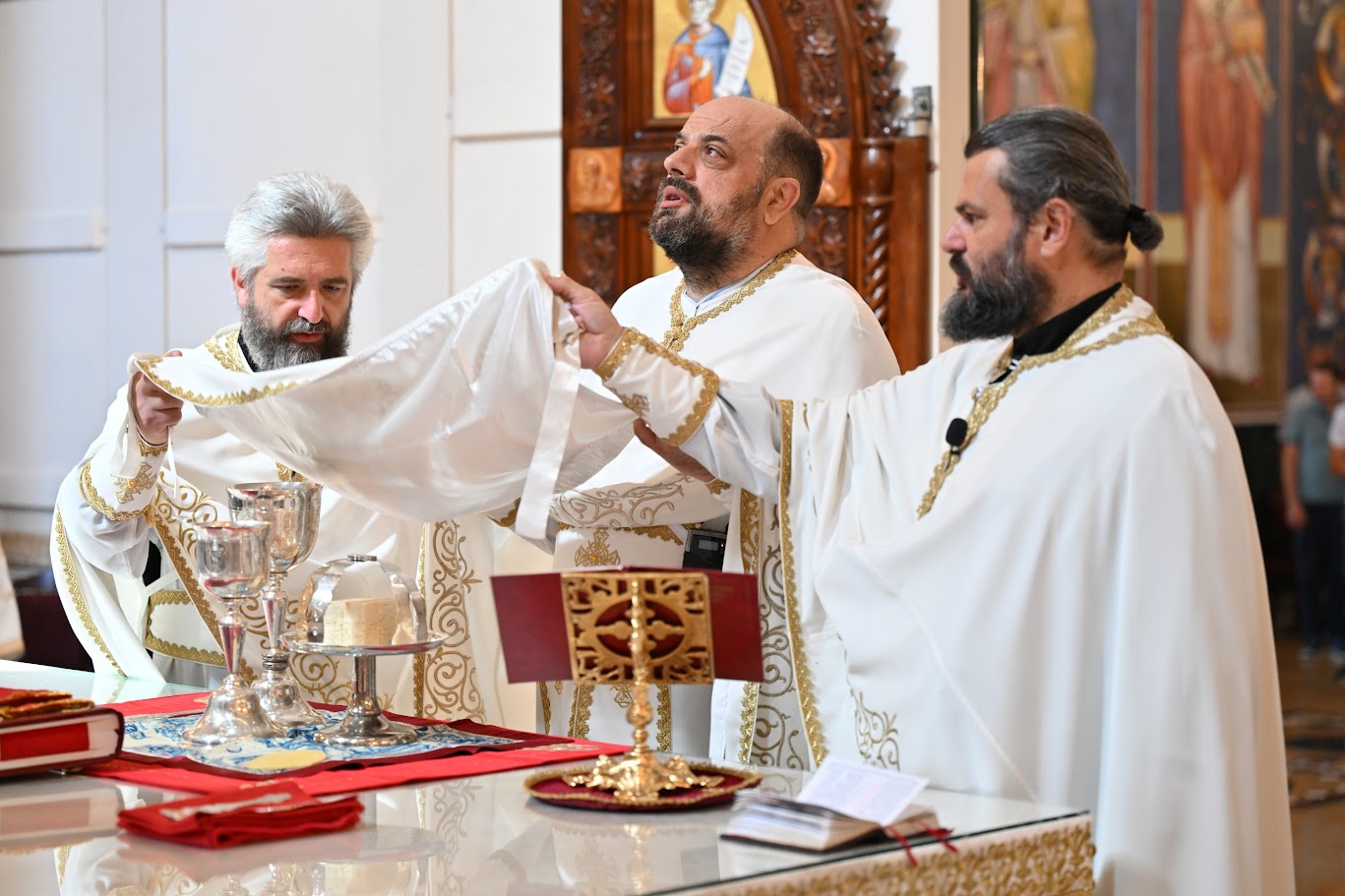 You are currently viewing Otac Radivoje Krulj: „Pozvani smo da budemo apostoli i da budemo svjedoci istine Hristove“