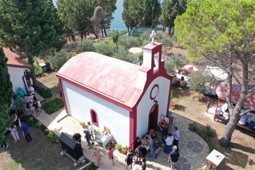 Read more about the article Hram stopljen s prirodom radom vjernika i monahinja