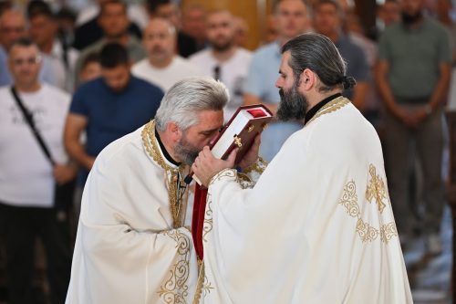 Read more about the article Otac Slobodan Zeković: „Kroz trpljenje i nošenje krsta svoga, mi se spasavamo i utabanom stazom idemo ka cilju našeg života, ka Carstvu Nebeskome“