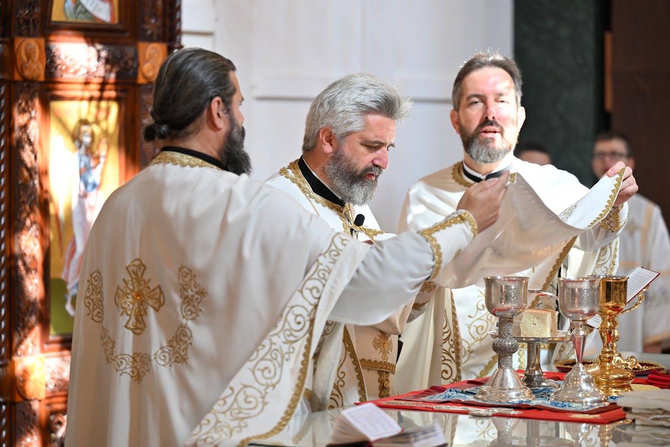 You are currently viewing Otac Slobodan Zeković: „Ugledajući se na Gospoda u svemu, treba da se ugledamo i u toj predivnoj i spasonosnoj vrlini – vrlini praštanja.“