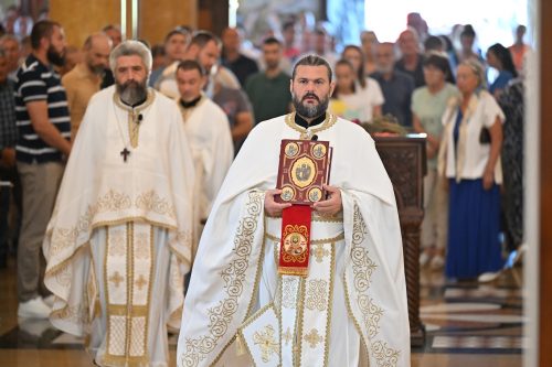 Read more about the article Прота Слободан Зековић: „Живимо по заповијестима Божијим, онако како нас је Мајка Божија учила, да бисмо се удостојили живота вјечнога, уласка у непролазну радост Царства Небескога“