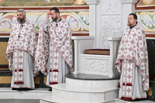 Read more about the article Otac Mladen Tomović: „Naša tijela jesu hram Božiji, a najsavršeniji primjer tome jeste Presveta Bogorodica“