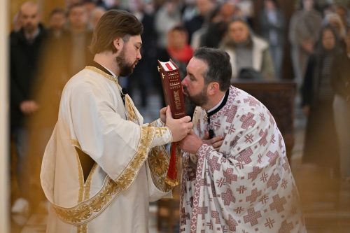 Read more about the article Protojerej Mladen Tomović: „Sveti Božiji ugodnici nas pozivaju da dobrim djelima sebe osveštamo i sebe uzvisimo“