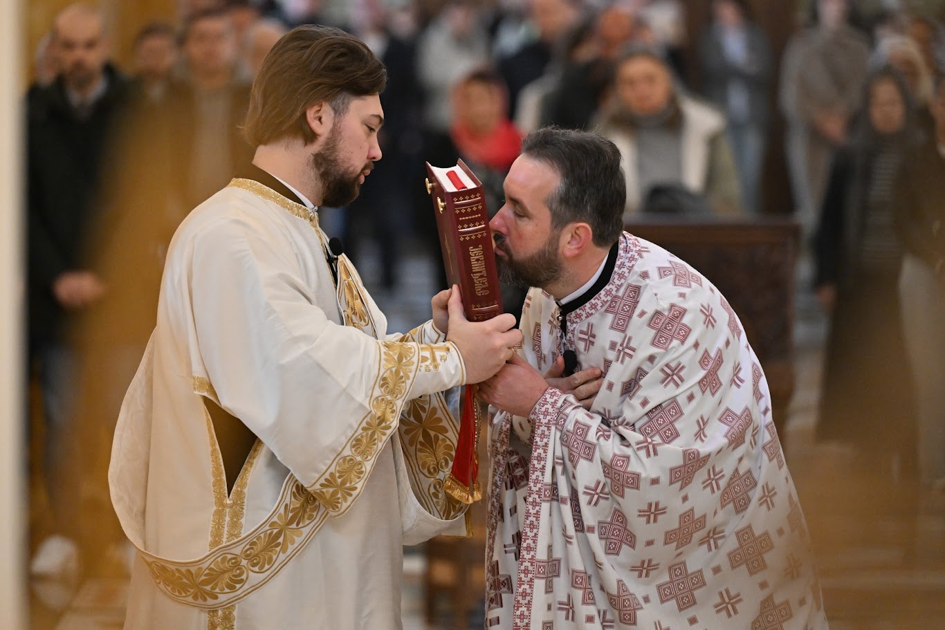 Read more about the article Протојереј Младен Томовић: „Свети Божији угодници нас позивају да добрим дјелима себе освештамо и себе узвисимо“