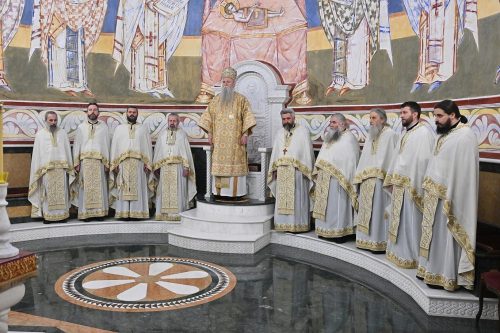 Read more about the article Badnji dan proslavljen u Sabornom hramu Svetog Jovana Vladimira – Bogoslužio Mitropolit Joanikije