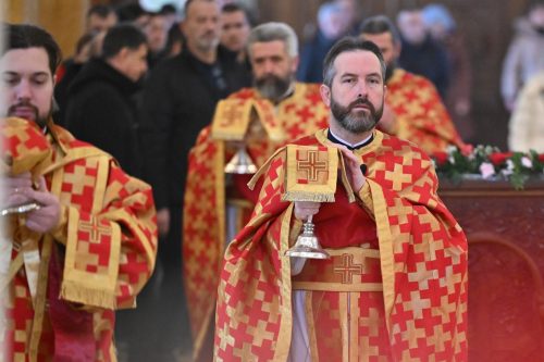 Read more about the article Protojerej Mladen Tomović: „Da se blagočestivo i pobožno odnosimo prema svetinji Crkve Hristove i da se u toj pobožnosti spasavamo“