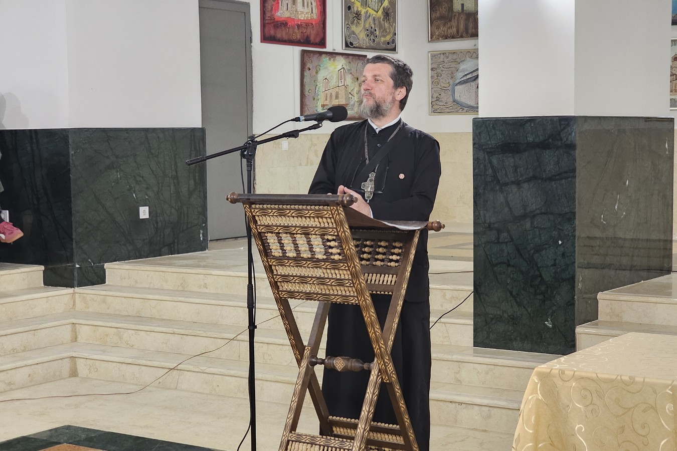 Read more about the article Отац Гојко Перовић одржао предавање на тему „ПОСТЕПЕНОСТ ПОСТА“