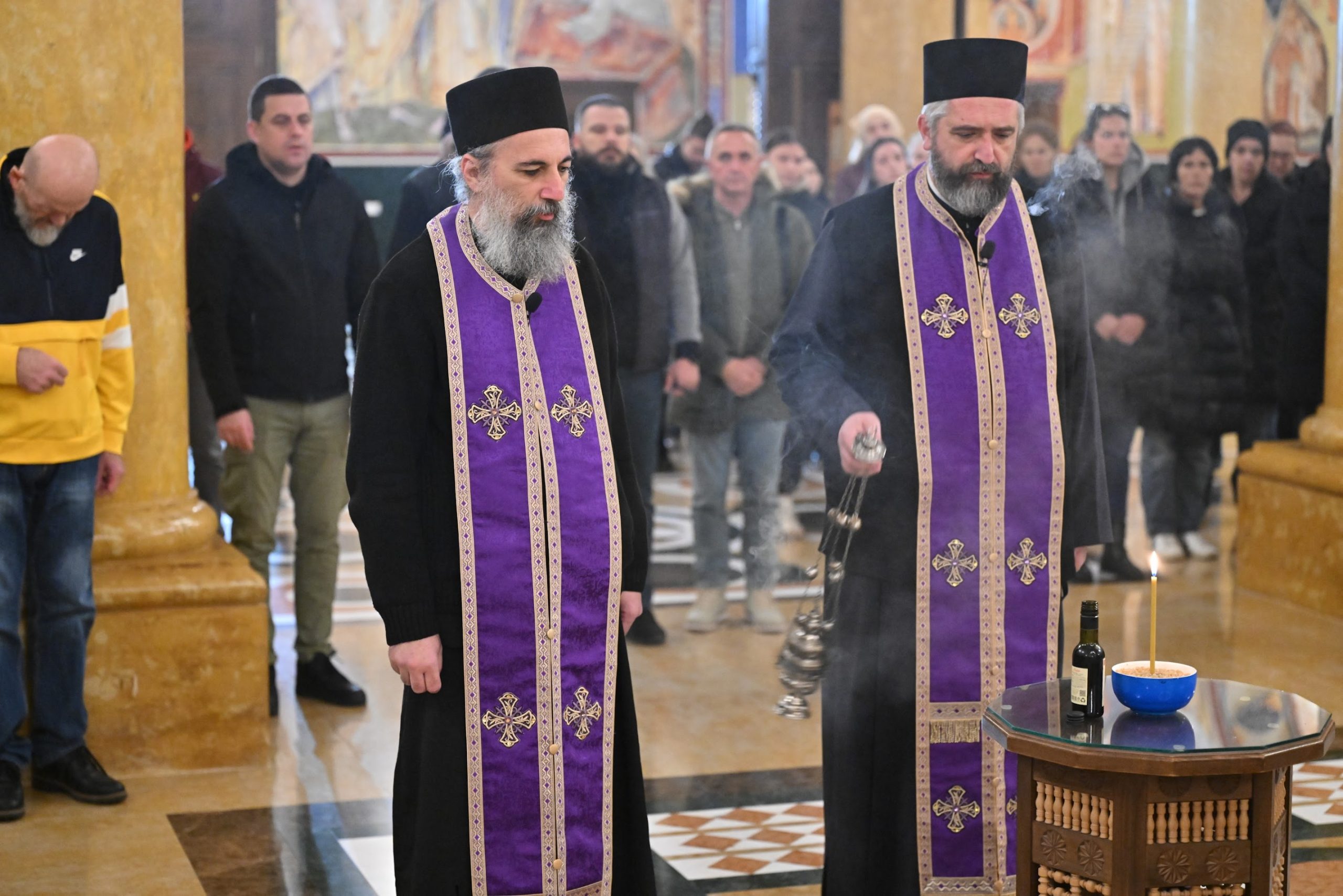 Read more about the article У Саборном храму Светог Јована Владимира одслужен помен невино пострадалима у мартовском погрому на Косову и Метохији 2004. године