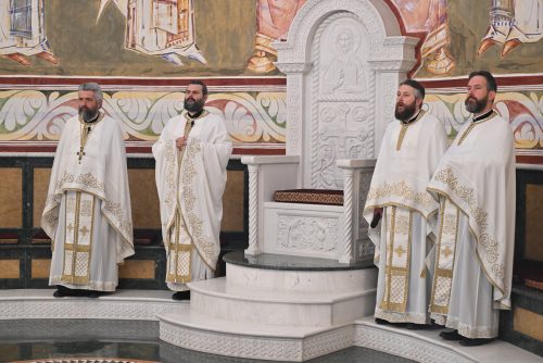 Read more about the article Otac Slobodan Zeković: „U ovaj sveti dan i mi sa apostolom Tomom pjevamo Hristovom Vaskrsenju, i sa njim kličemo da Hristos jeste Vaskrsao i da je On Gospod i Bog i Spasitelj naš.“