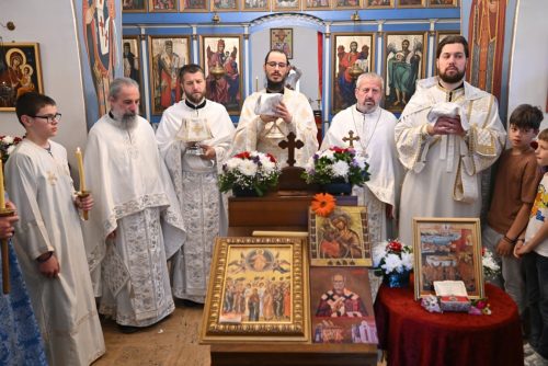 Read more about the article Crkva Svetog Nikole u Starom Baru proslavila slavu. Jeromonah Nikolaj: „Jedan od najvećih svjedoka  sile Božije iscjeliteljske koja i dan danas dejstvuje u svijetu, jeste Sveti Nikolaj Mirlikijski Čudotvorac“