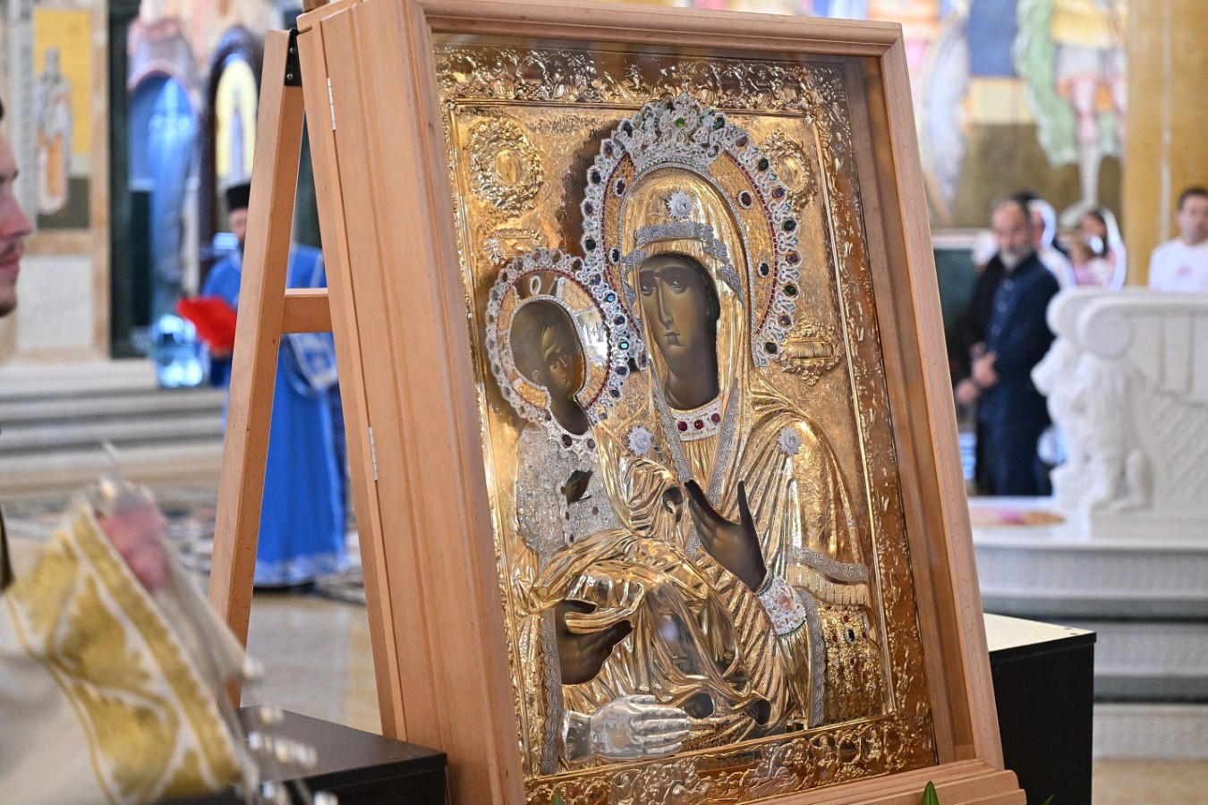 Read more about the article Празник Иконе Пресвете Богородице Тројеручице свечано ће бити прослављен у Саборном храму Светог Јована Владимира