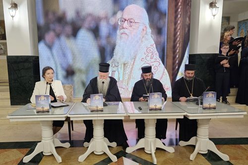 Прочитајте више о чланку Промоцијом спомен-књиге о освећењу Саборног храма у Бару, почела прослава десете годишњице од освећења