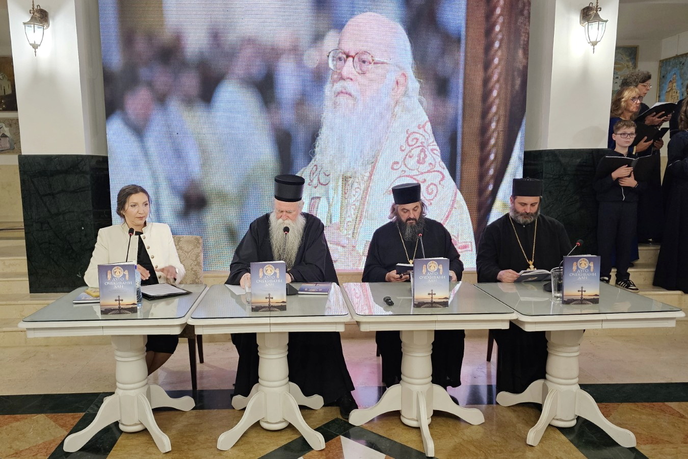 Read more about the article Промоцијом спомен-књиге о освећењу Саборног храма у Бару, почела прослава десете годишњице од освећења