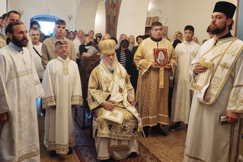Read more about the article Епископ Кирило: Тајна крста је мимо људског палог разума, али њу требамо живјети