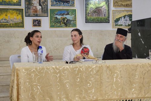 Прочитајте више о чланку Одржана трибина под називом „Буди светлост свету и своме детету“
